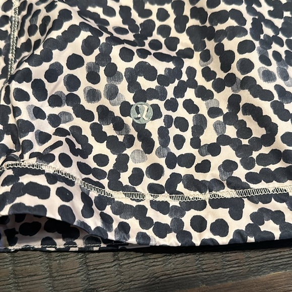 Lululemon. Women’s vest. Leopard print. Size 6. - Picture 7 of 8